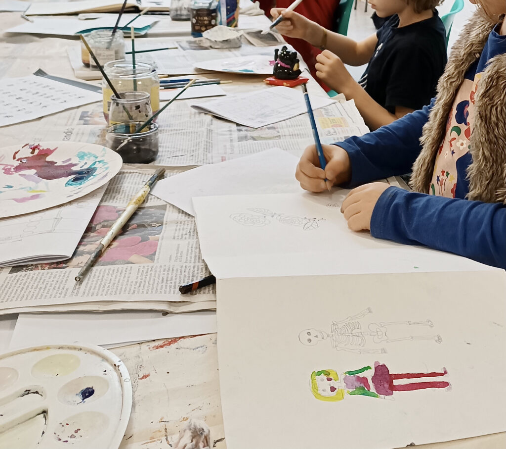 Un atelier artistique ouvert à tous